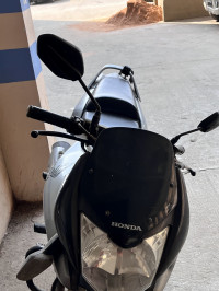 Silver Honda CBF Stunner