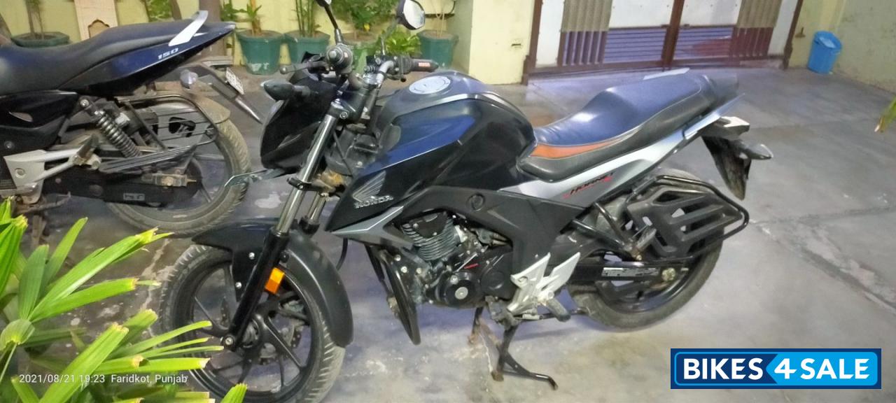 Siren Blue Honda CB Hornet 160R