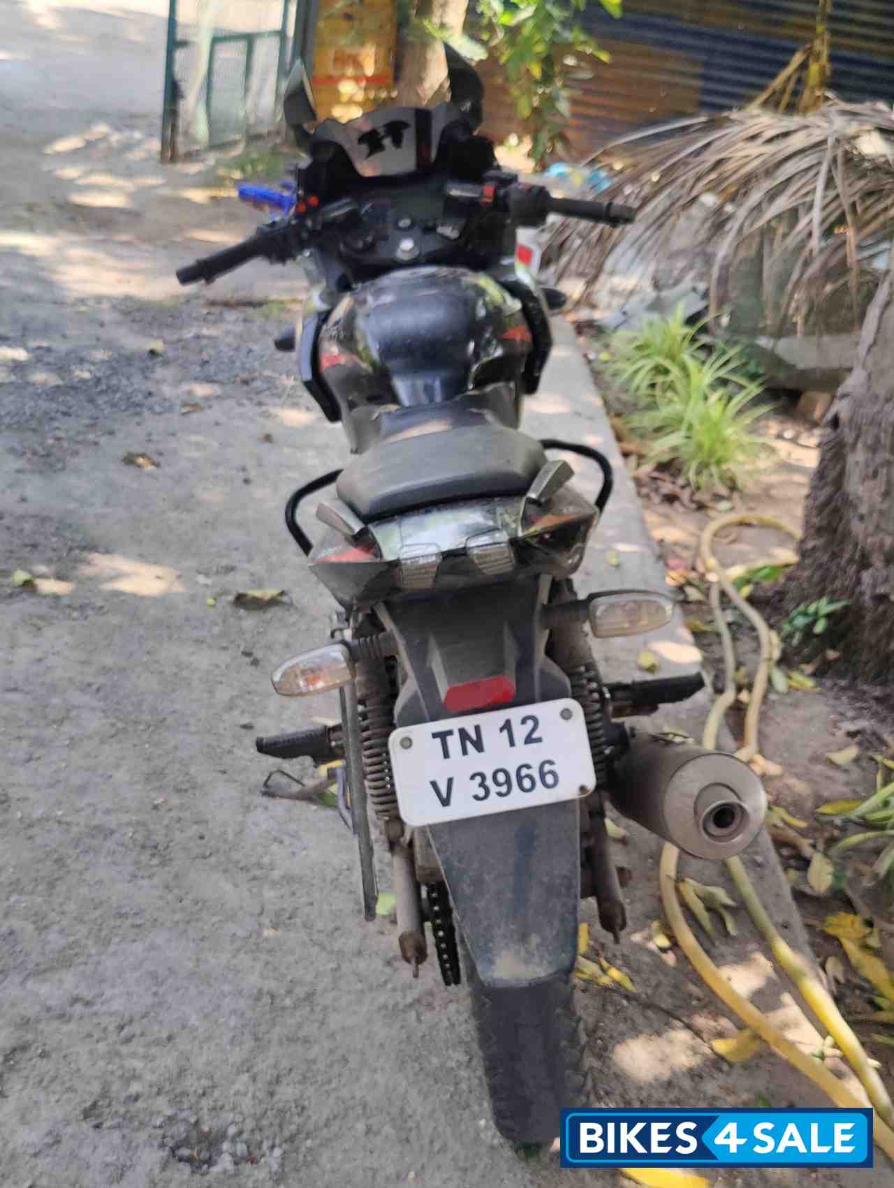 Bajaj Pulsar 220F
