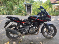 Bajaj Pulsar 220F