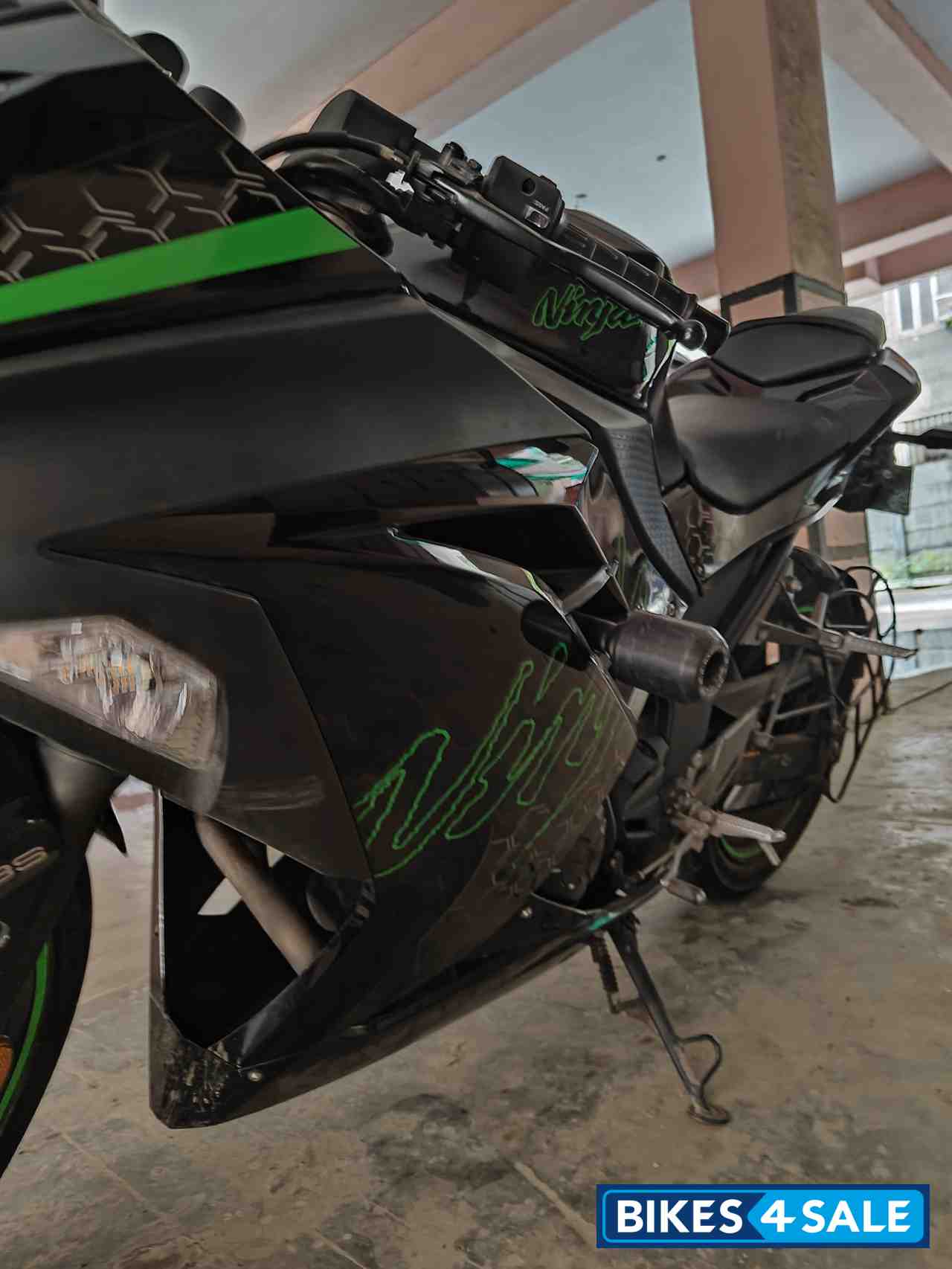 Kawasaki Ninja 300 BS6