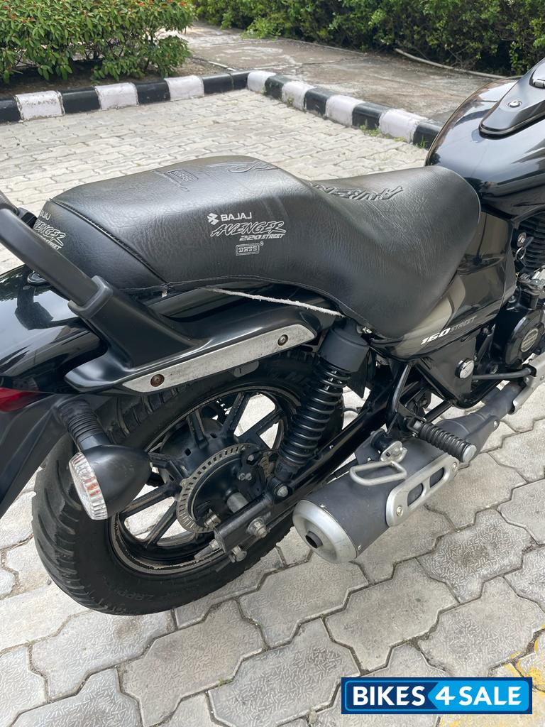 Black Bajaj Avenger Street 160