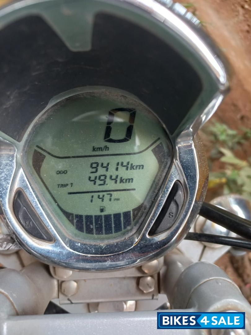 Bajaj Avenger 220 DTS-i