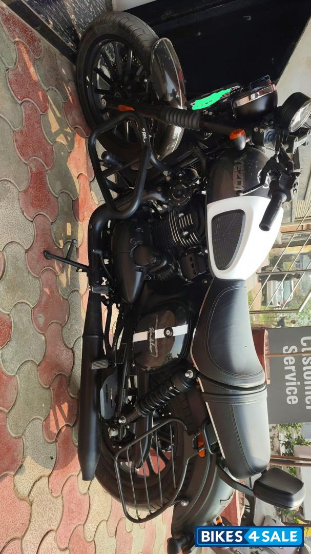 Yezdi Roadster Dark Yezdi Roadster Dark