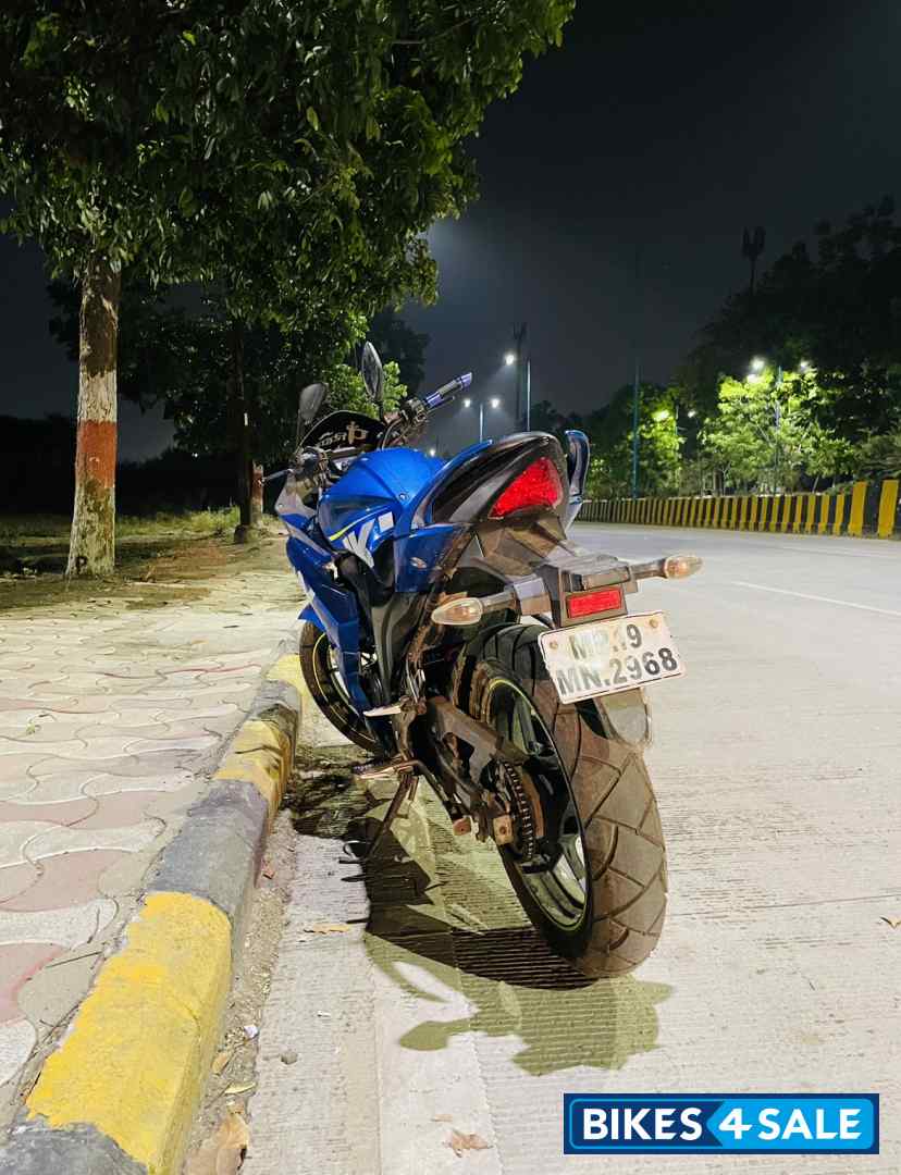 Blue Suzuki Gixxer SF Fi