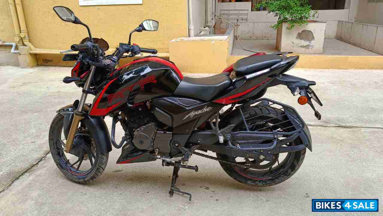 TVS Apache RTR 200 4V Race Edition 2.0