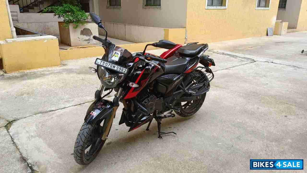 TVS Apache RTR 200 4V Race Edition 2.0