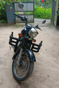 Black Royal Enfield Classic 350