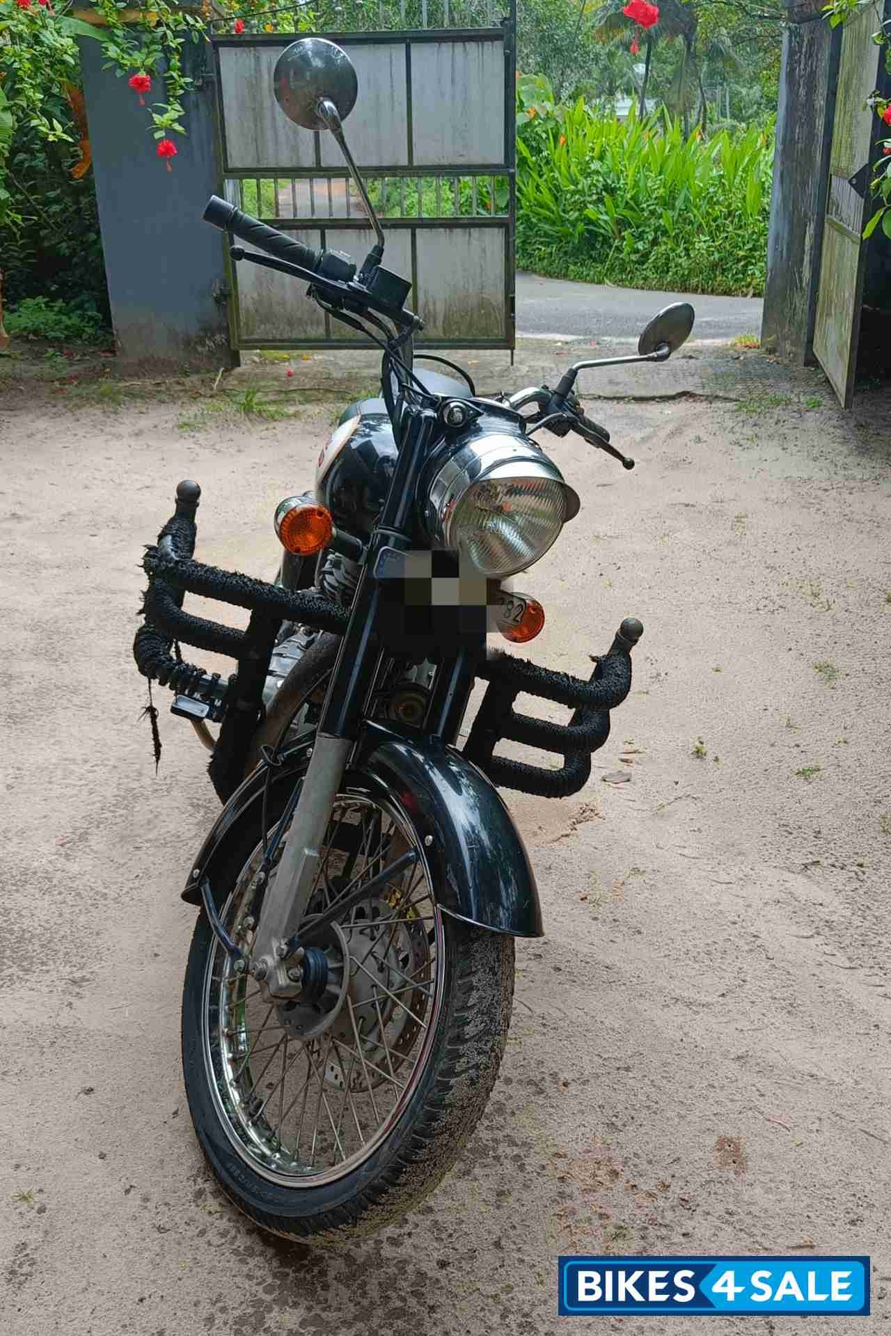 Black Royal Enfield Classic 350