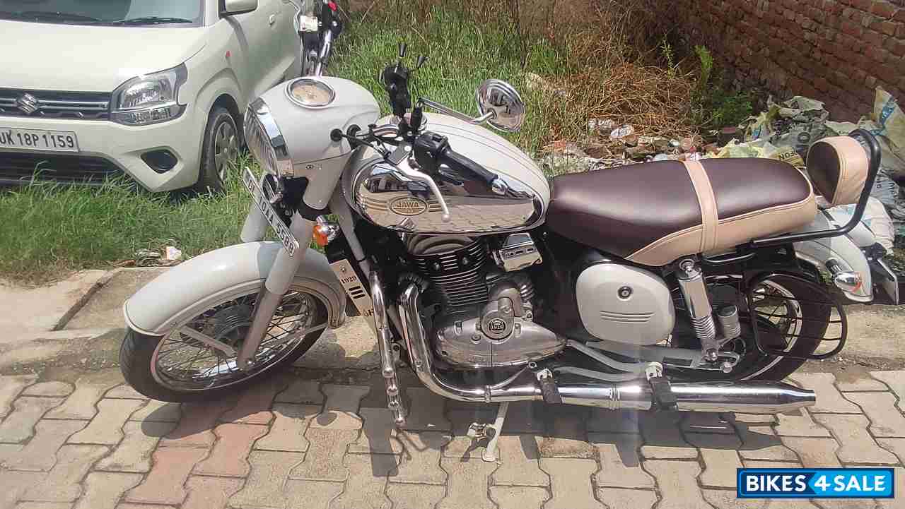 White Jawa Jawa BS6