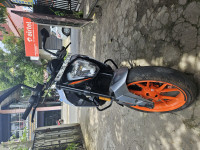 Grey KTM Duke 200 2022