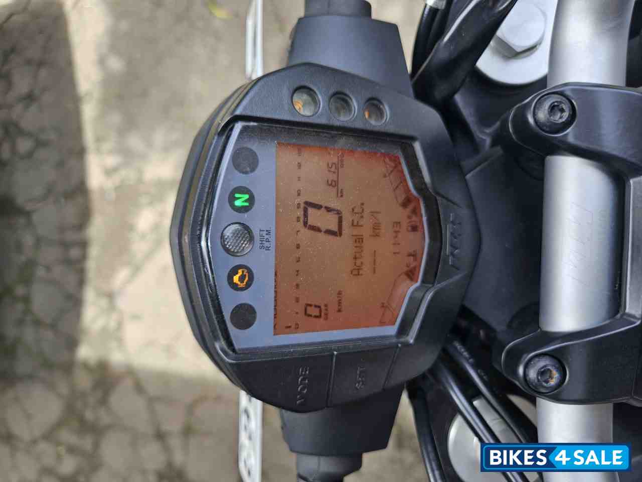 Grey KTM Duke 200 2022