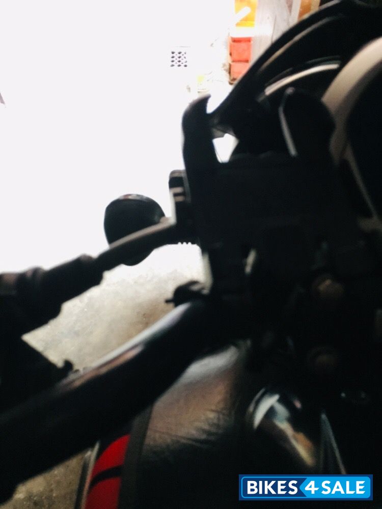 Bajaj Avenger 220 DTS-i Bajaj Avenger 220 DTS-i