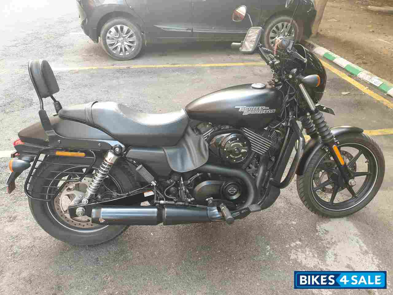 Black Mat Harley Davidson Street 750