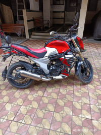 Mahindra Mojo XT 300