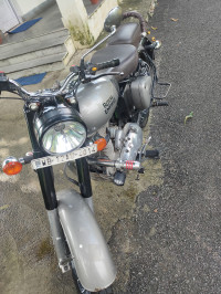 Gun Metal Grey Royal Enfield Classic Gunmetal Grey