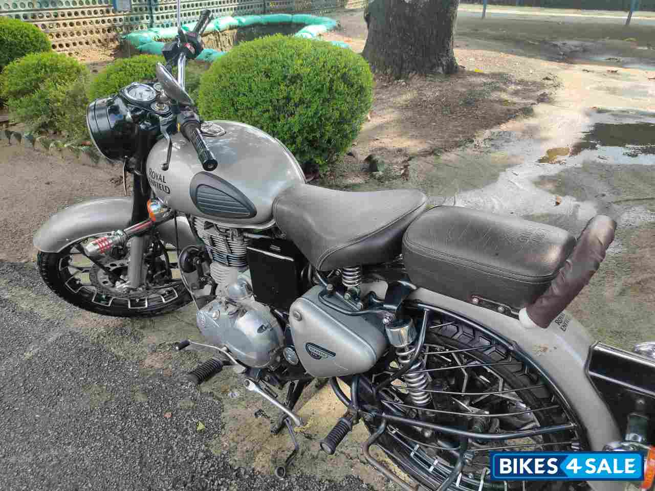 Gun Metal Grey Royal Enfield Classic Gunmetal Grey