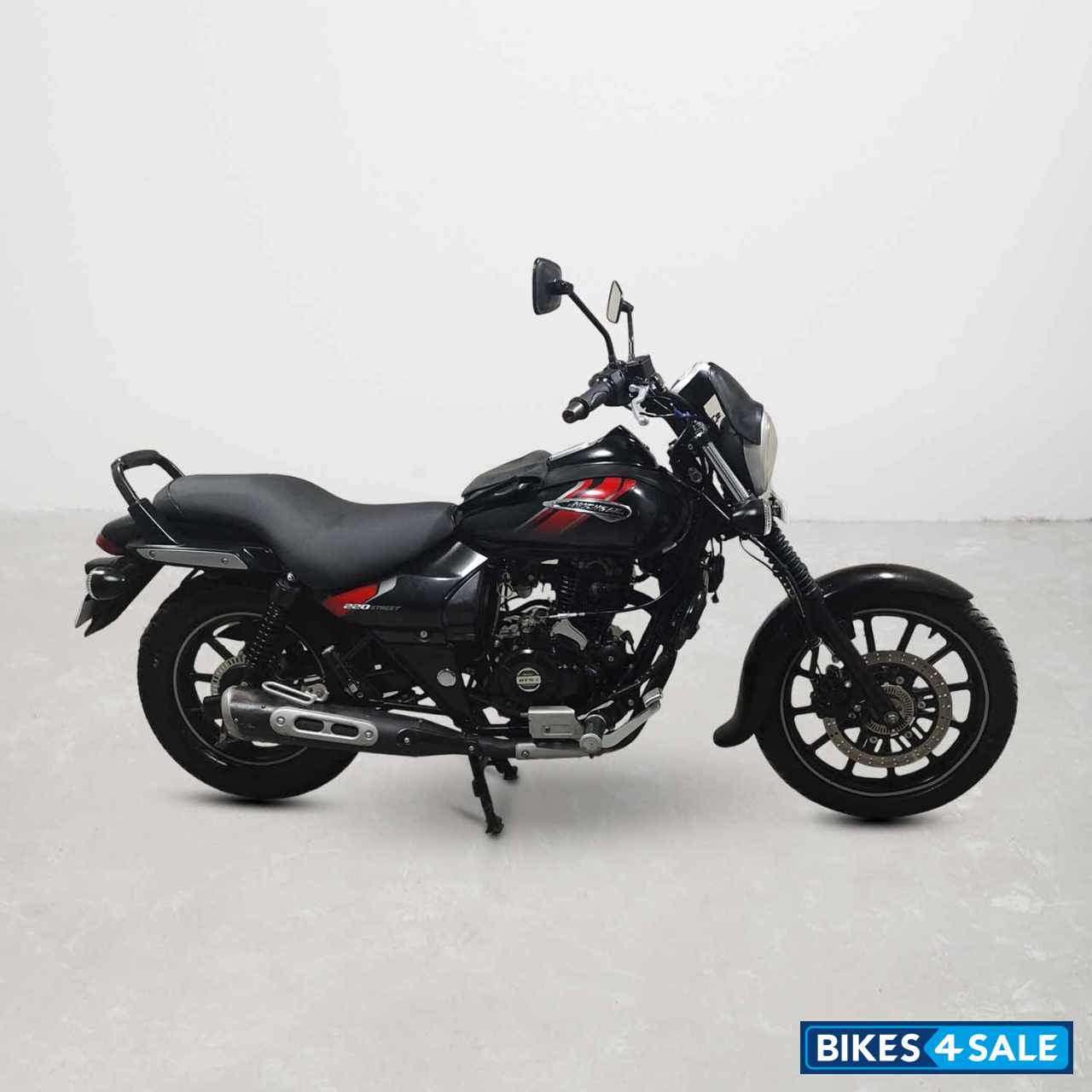 Bajaj Avenger Street 220
