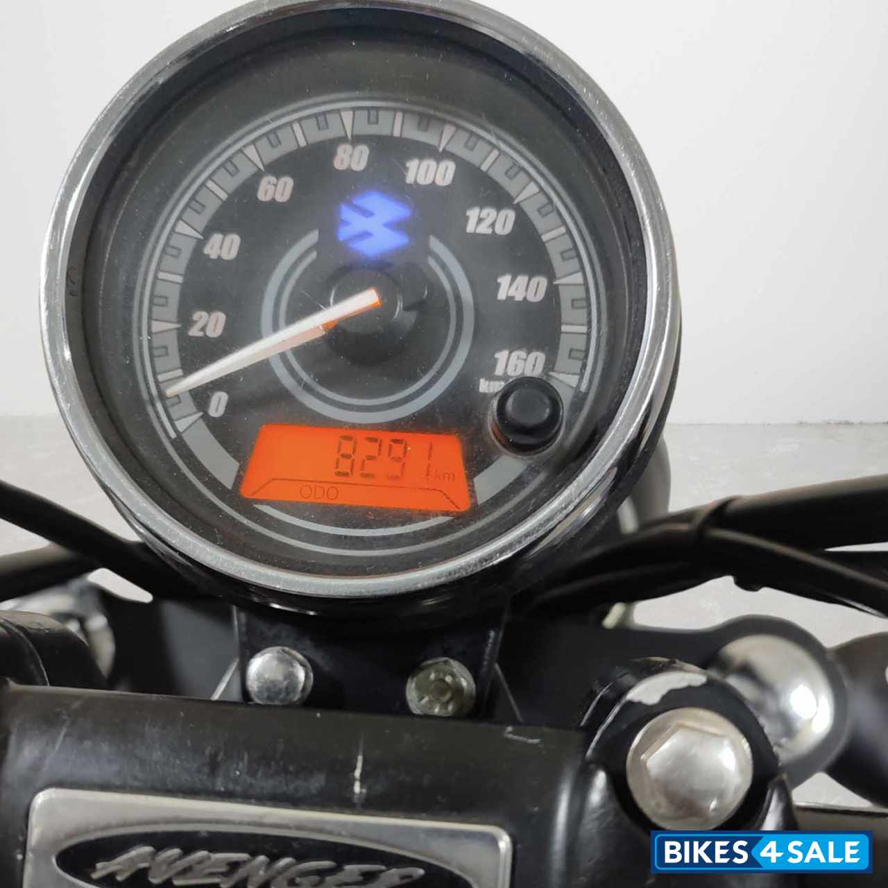 Bajaj Avenger 180 DTS-i