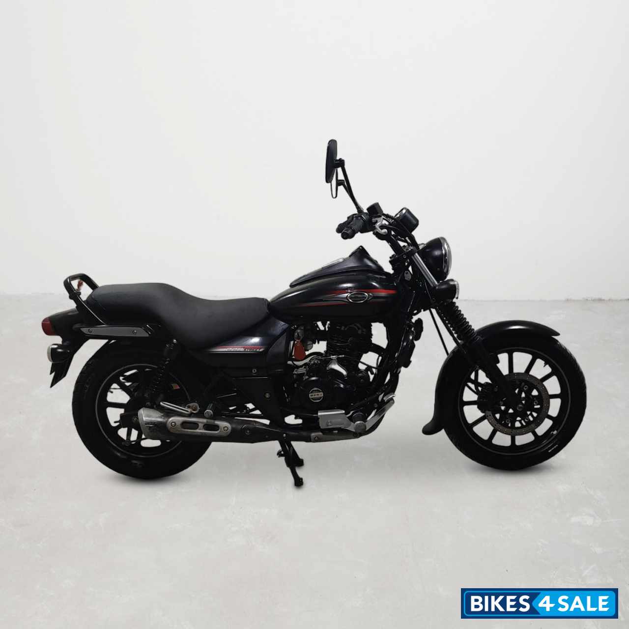 Bajaj Avenger 180 DTS-i
