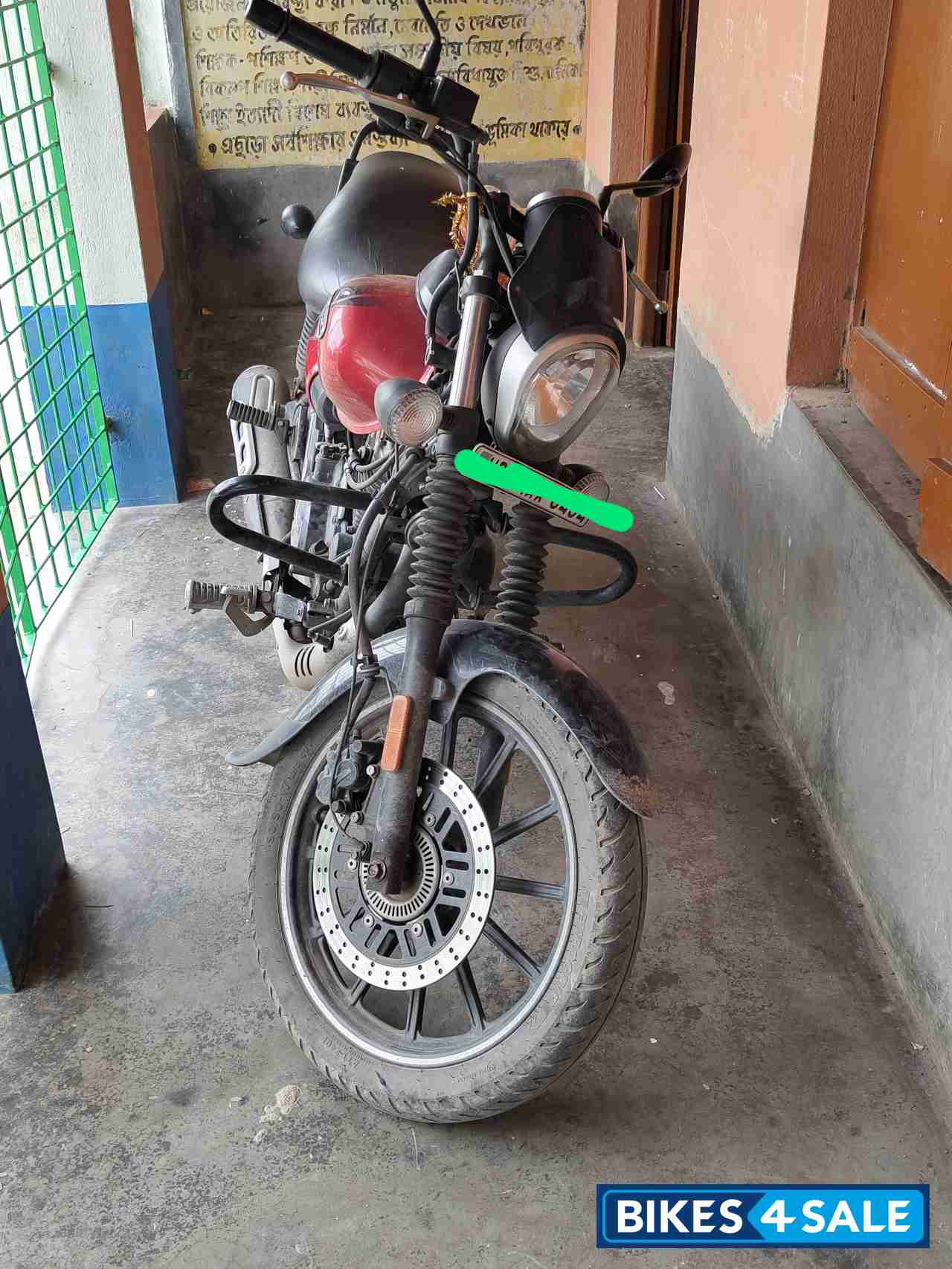 Red Bajaj Avenger Street 160 BS6