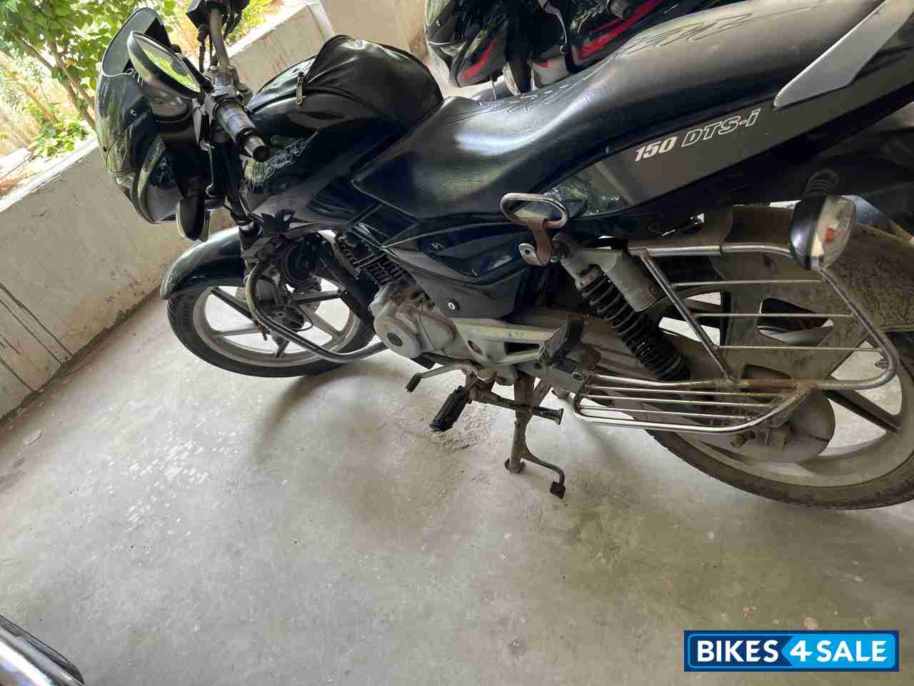 Black Bajaj Pulsar 150 DTSi