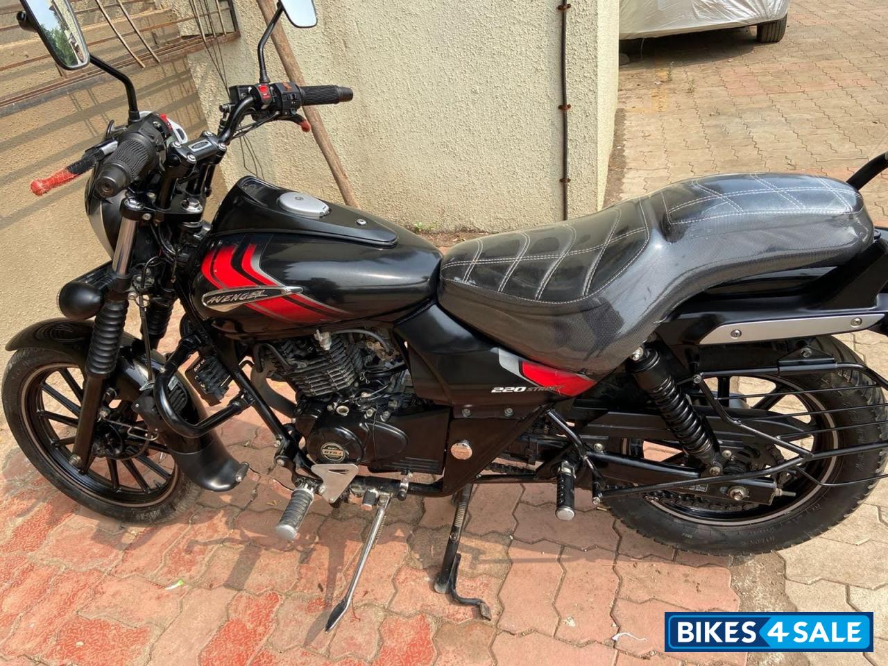 Bajaj Avenger Street 220