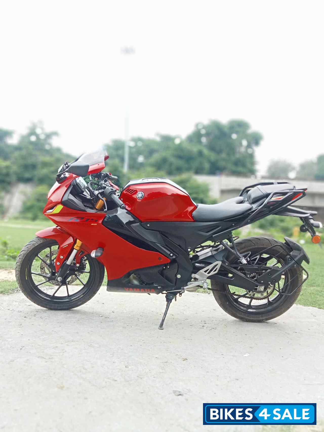 Yamaha R15 V4