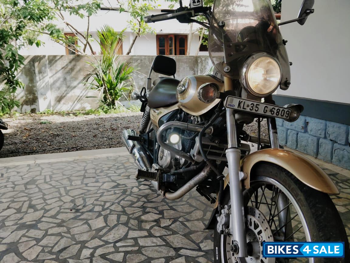 Gold Bajaj Avenger Cruise 220