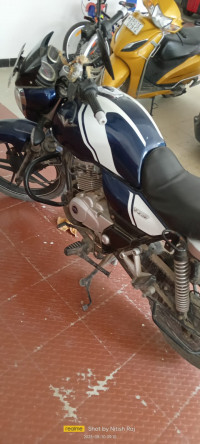 Bajaj V15
