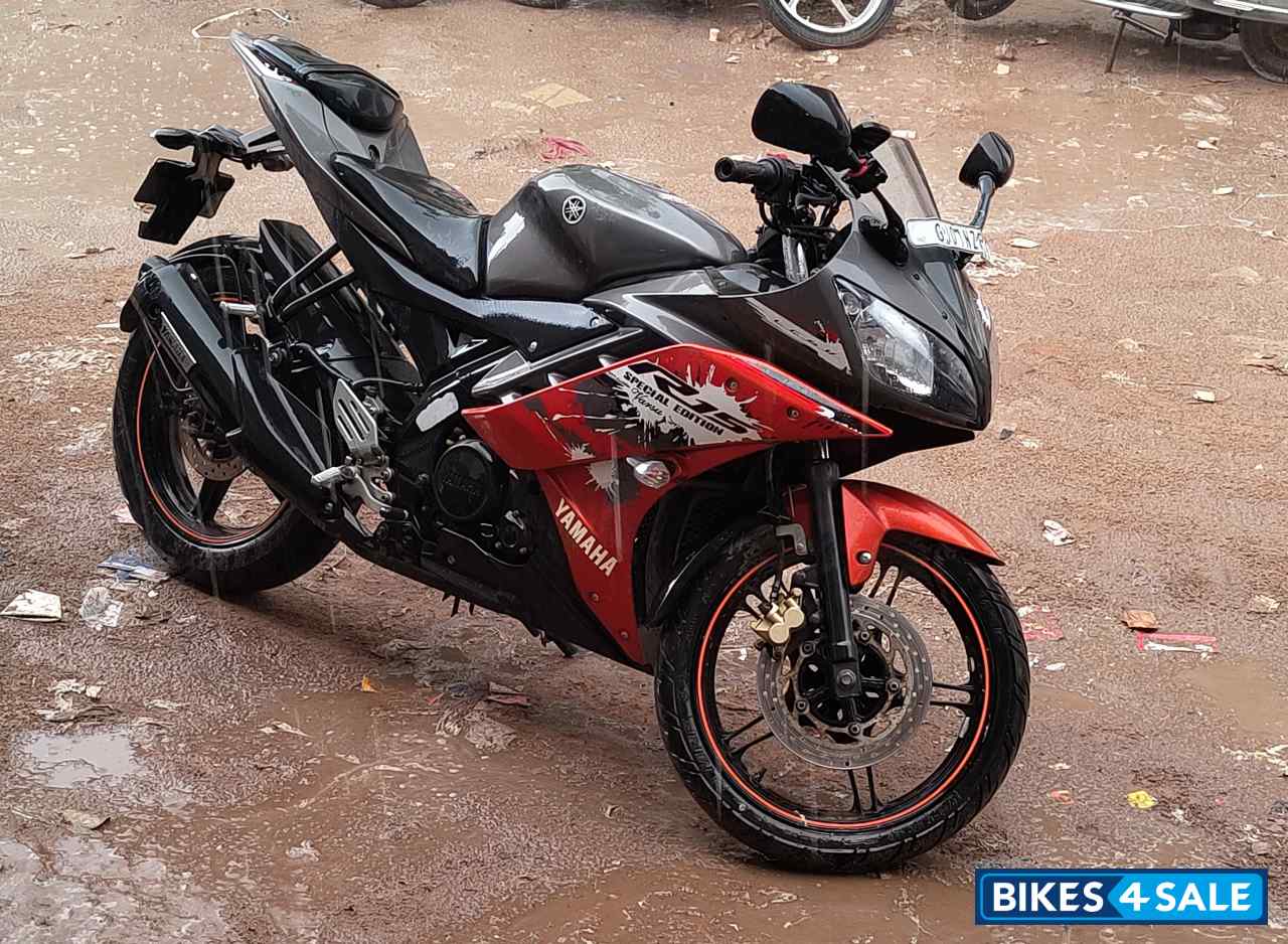 Yamaha YZF R15 V2