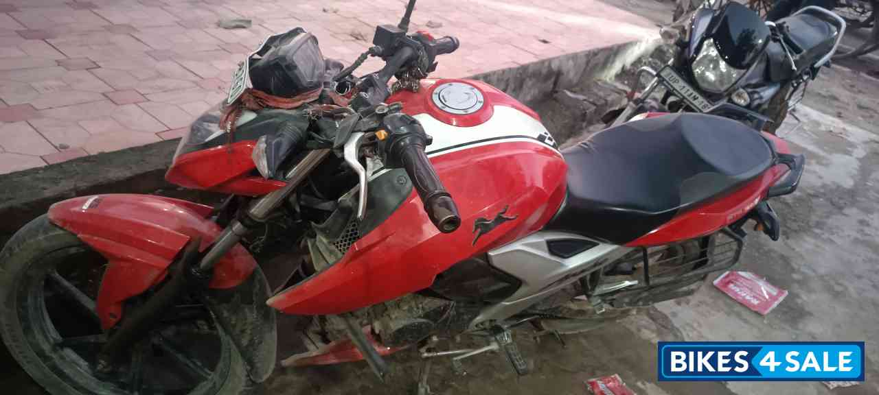 TVS Apache RTR 160 4V BS6