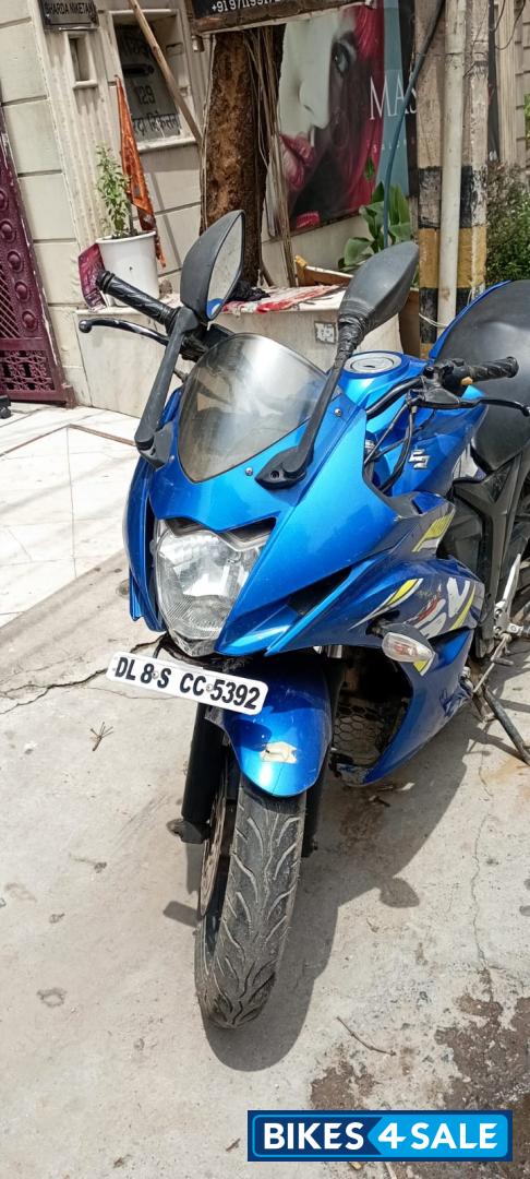 Met.triton Blue Suzuki Gixxer SF Met.triton Blue Suzuki Gixxer SF