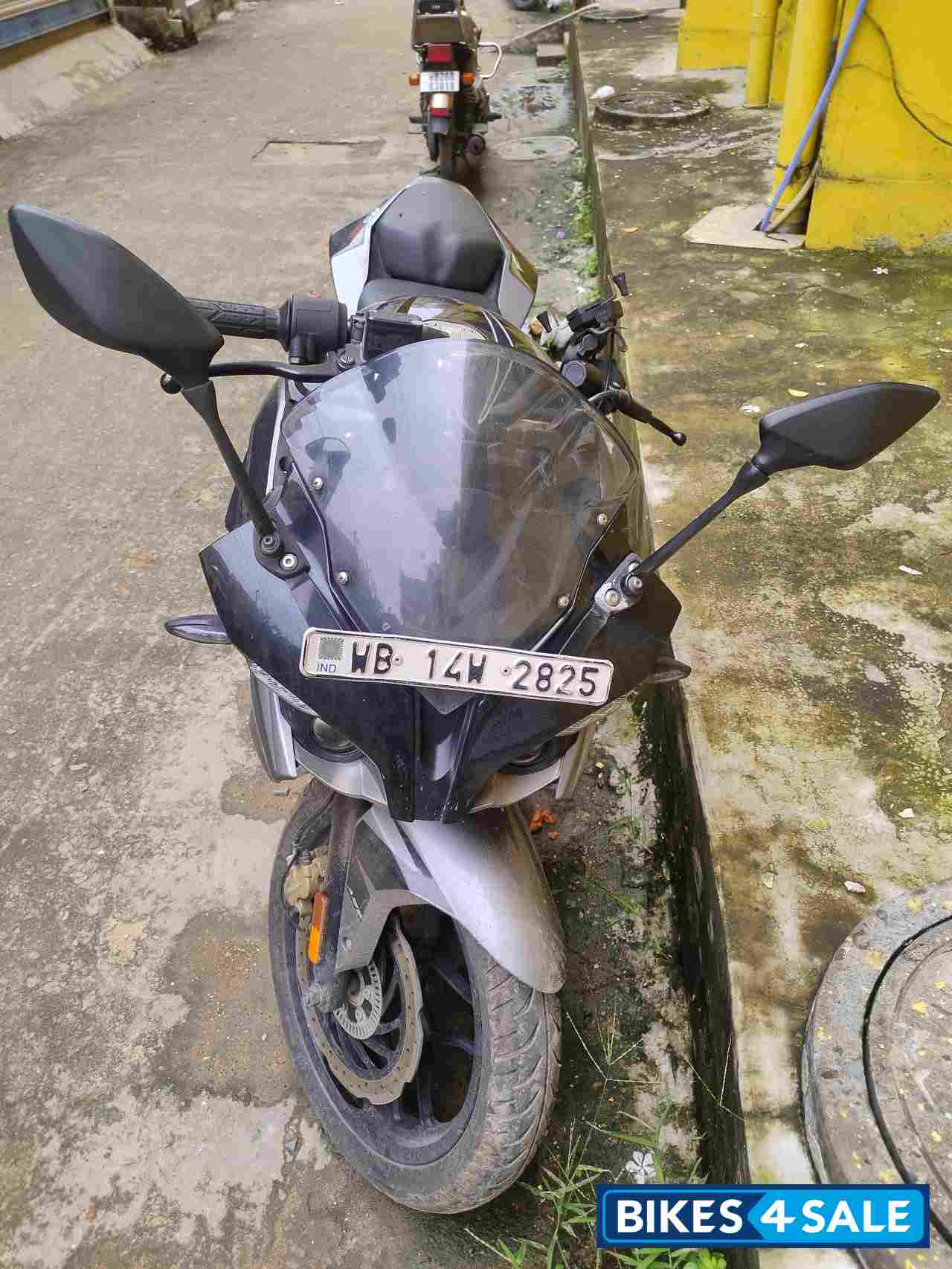 Bajaj Pulsar RS 200 BS6