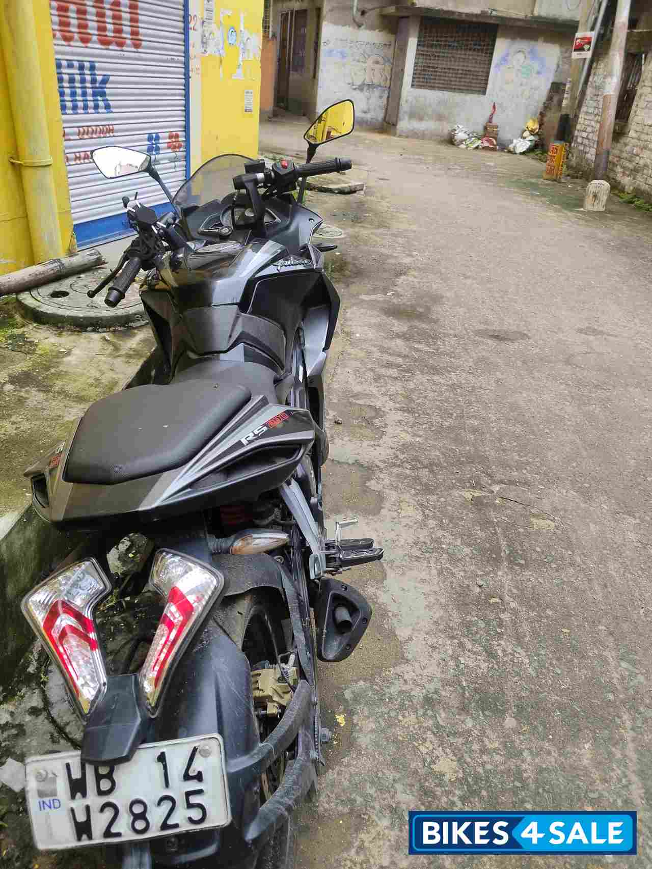 Bajaj Pulsar RS 200 BS6