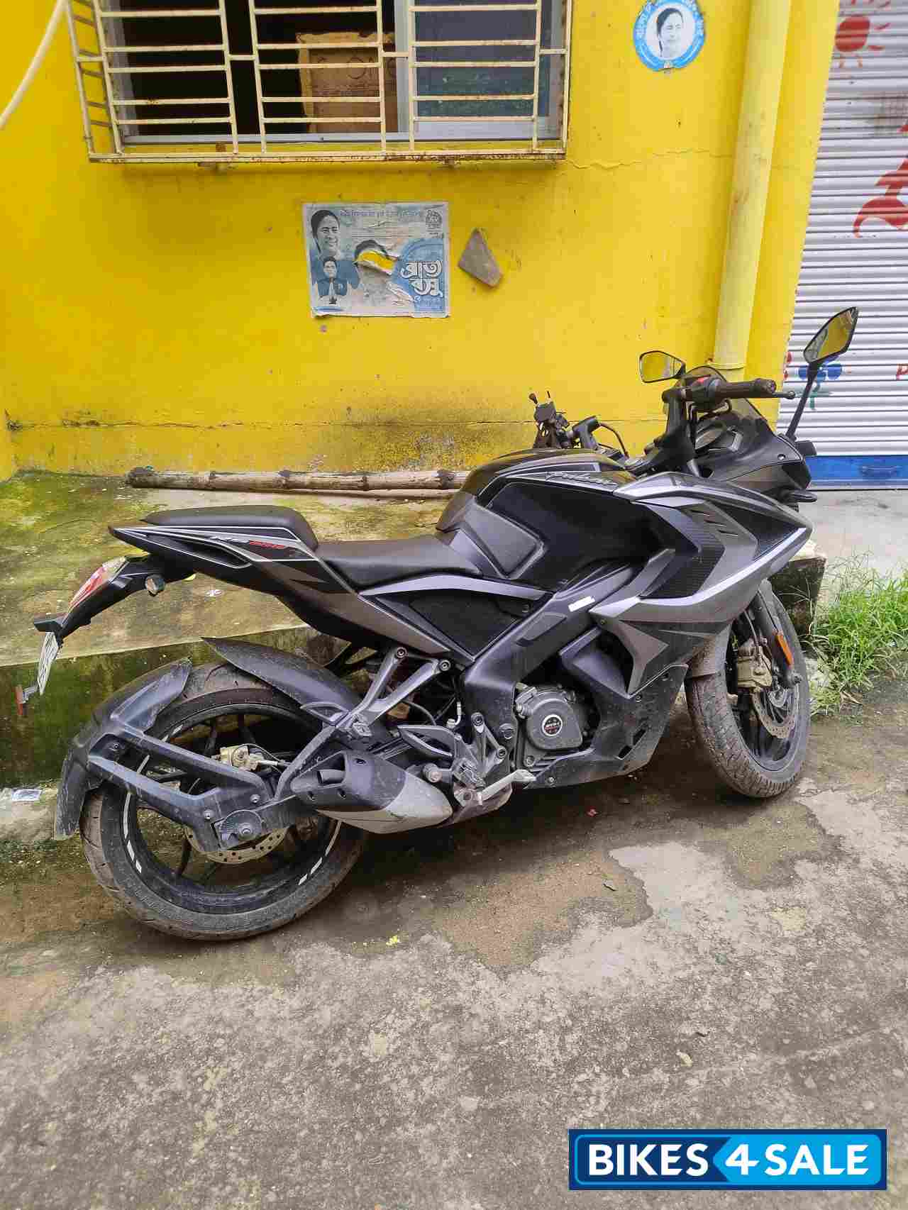 Bajaj Pulsar RS 200 BS6