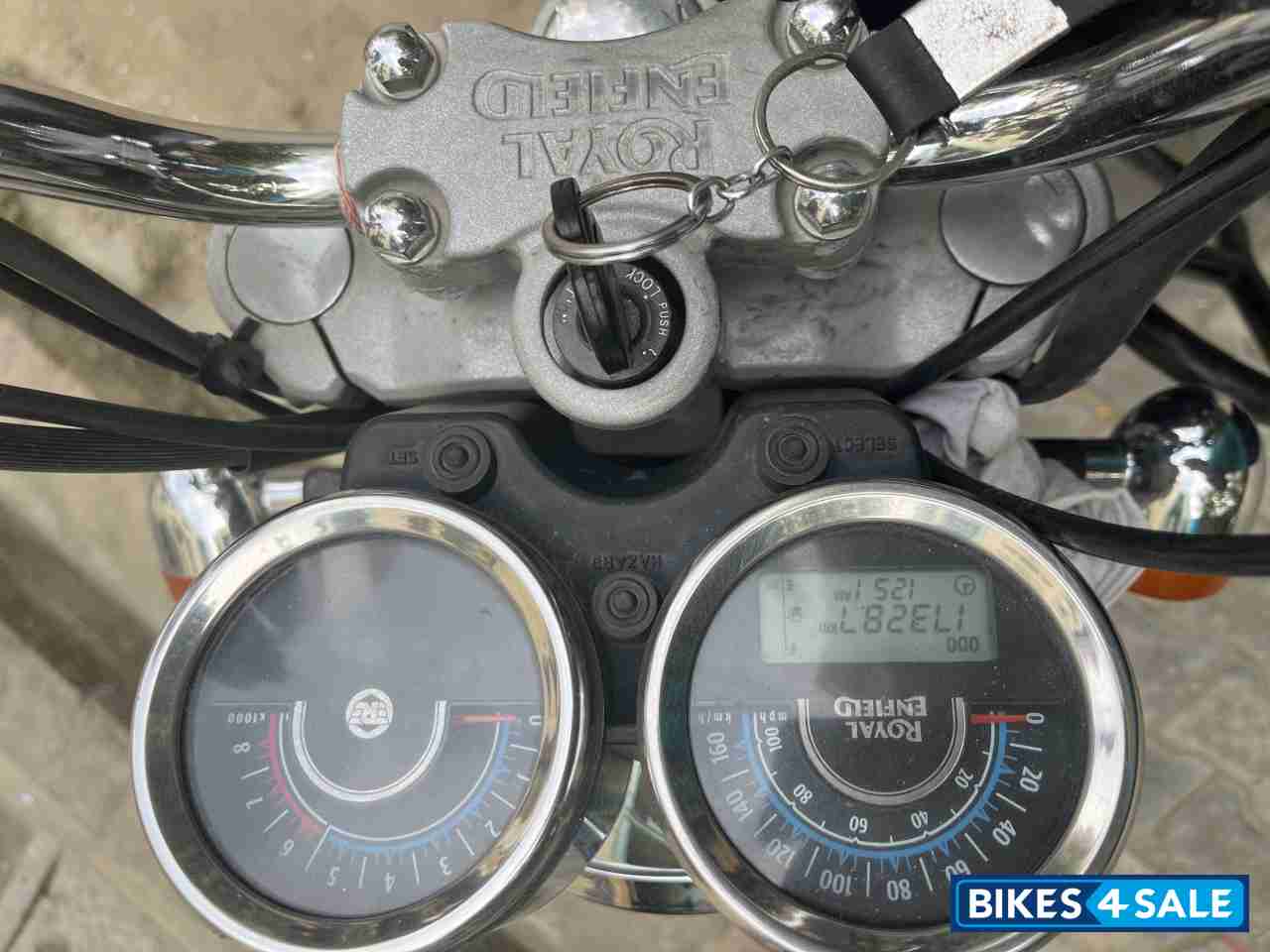 Black Royal Enfield Thunderbird 350