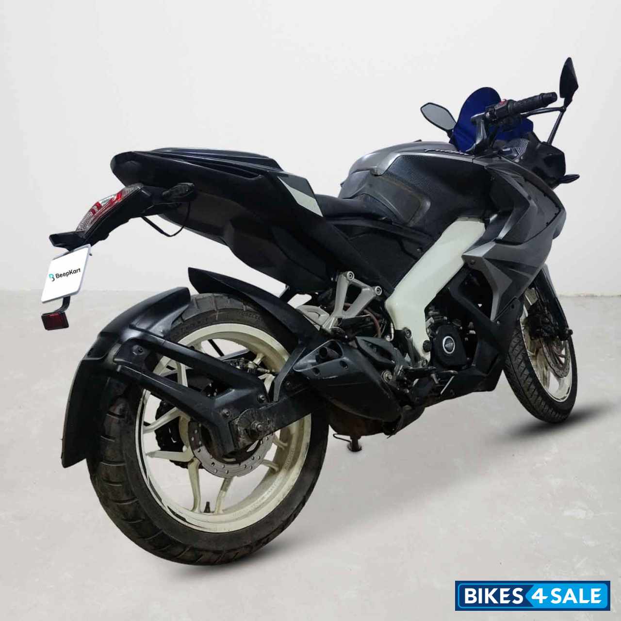 Bajaj Pulsar RS 200