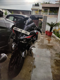 Black Bajaj Pulsar RS 200 ABS