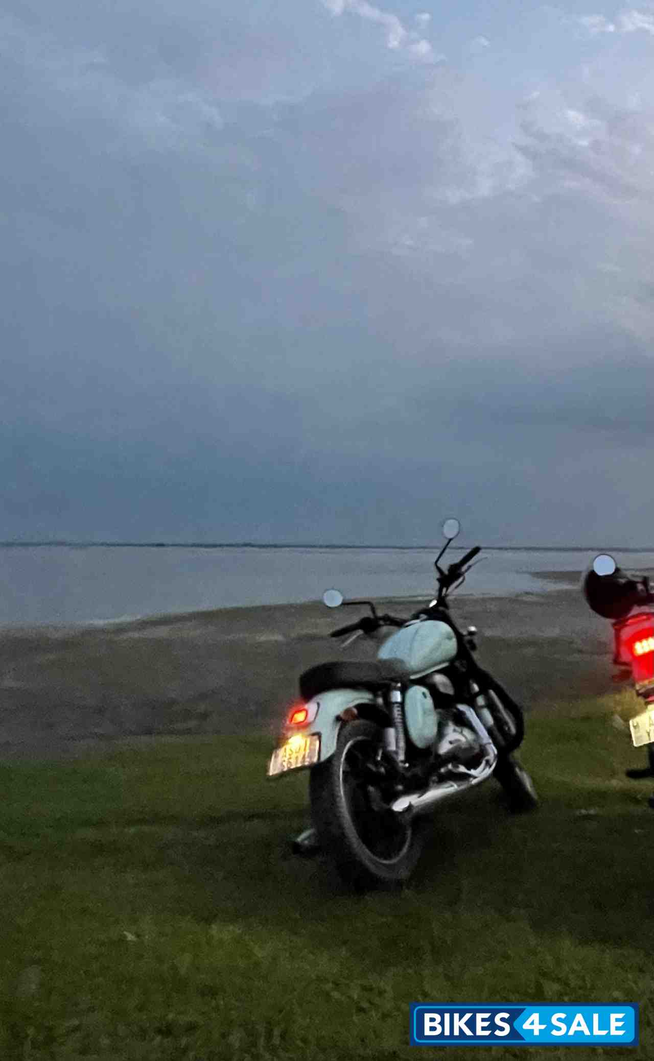 Haileys Teal Jawa 42 Dual Channel ABS Cosmic Carbon