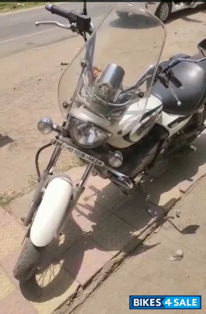 Bajaj Avenger Cruise 220 BS6