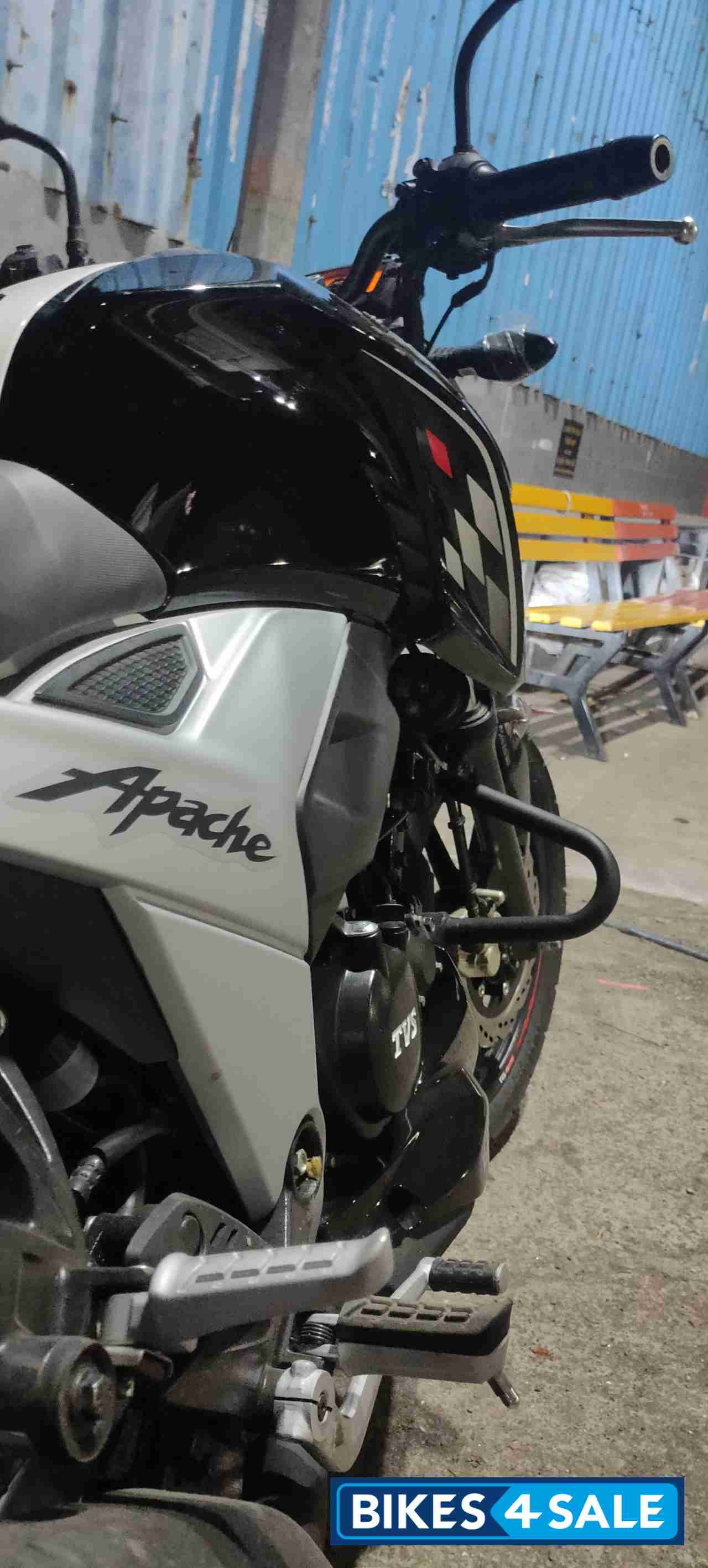 TVS Apache RTR 160 4V BS6