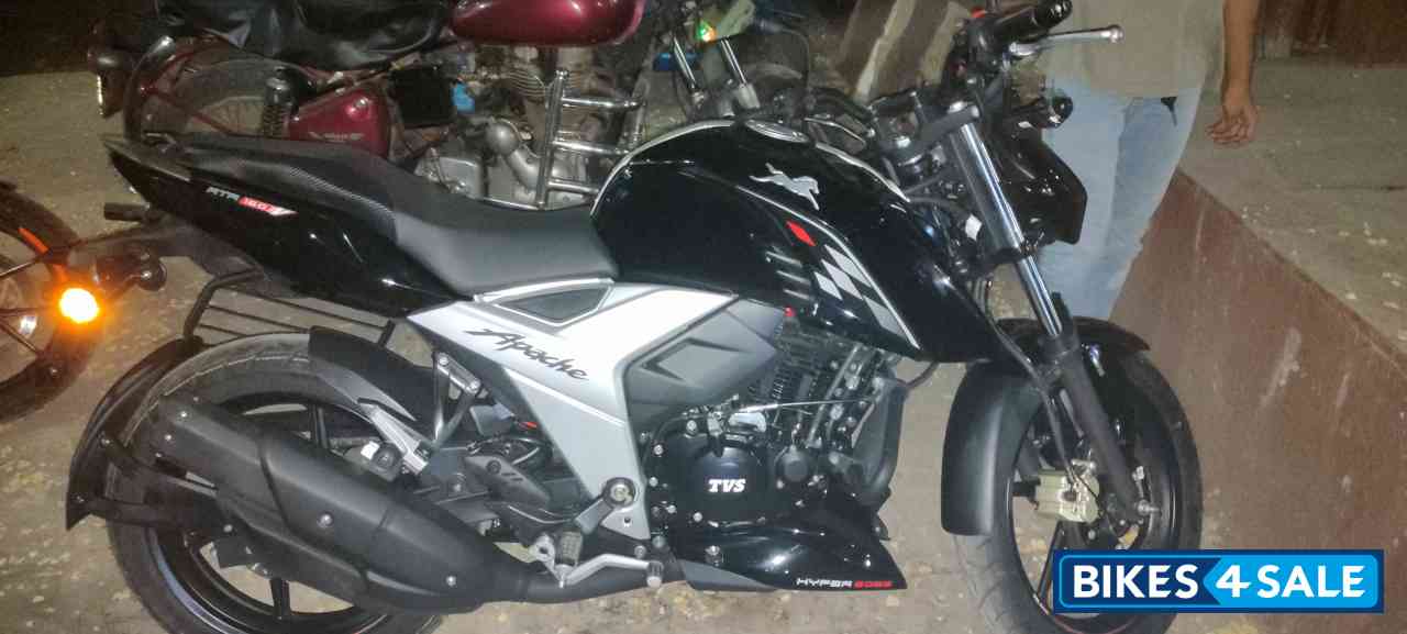 TVS Apache RTR 160 4V BS6