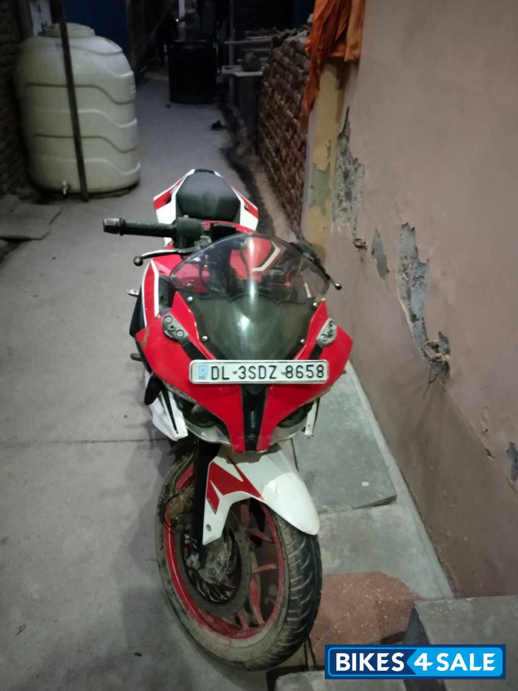 Bajaj Pulsar RS 200 ABS