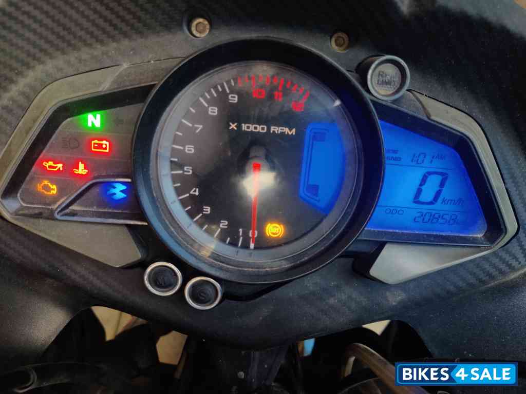 Bajaj Pulsar RS 200 ABS