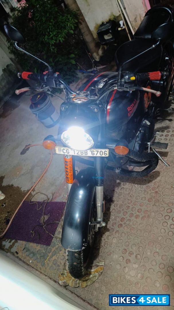 Stealth Black Royal Enfield Classic Stealth Black