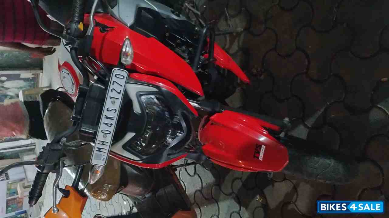 Red TVS Apache RTR 160 4V BS6