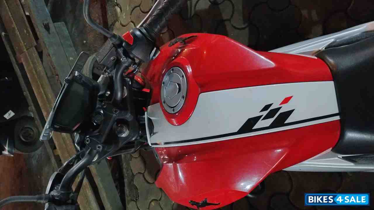 Red TVS Apache RTR 160 4V BS6