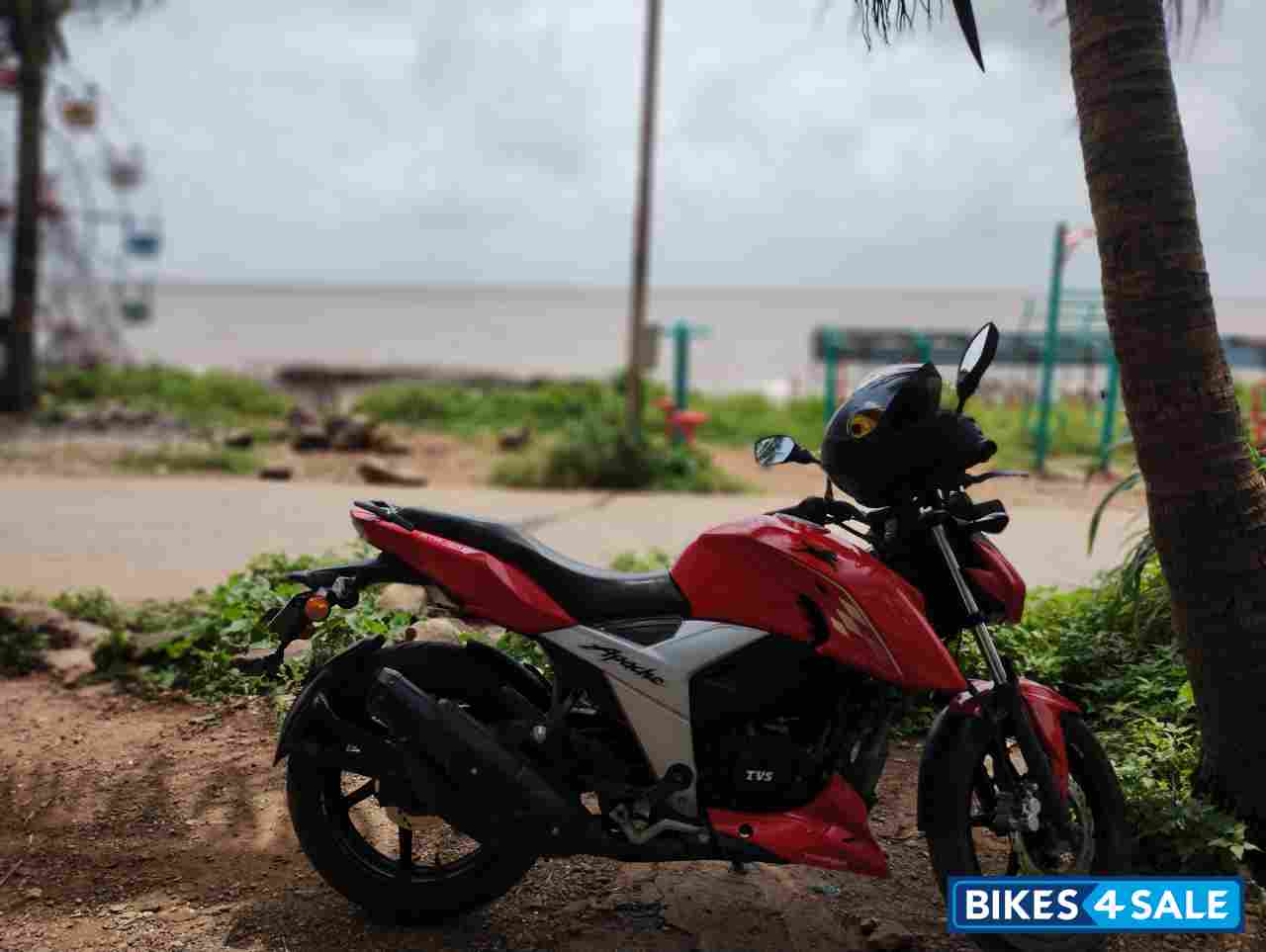 Red TVS Apache RTR 160 4V BS6