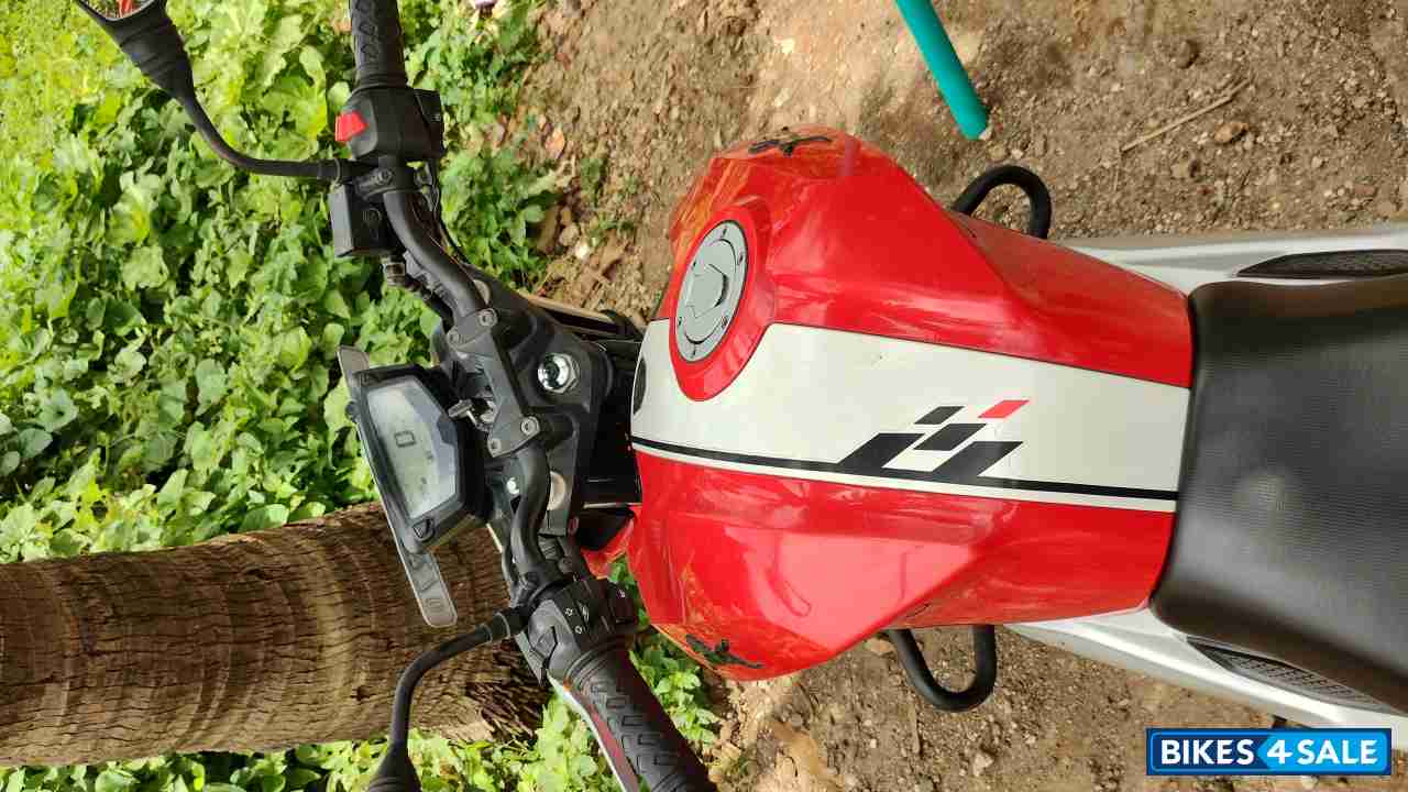 Red TVS Apache RTR 160 4V BS6